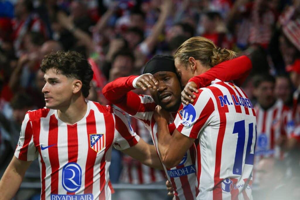 Ademola Lookman celebrates his goal for Atletico Madrid against Barcelona