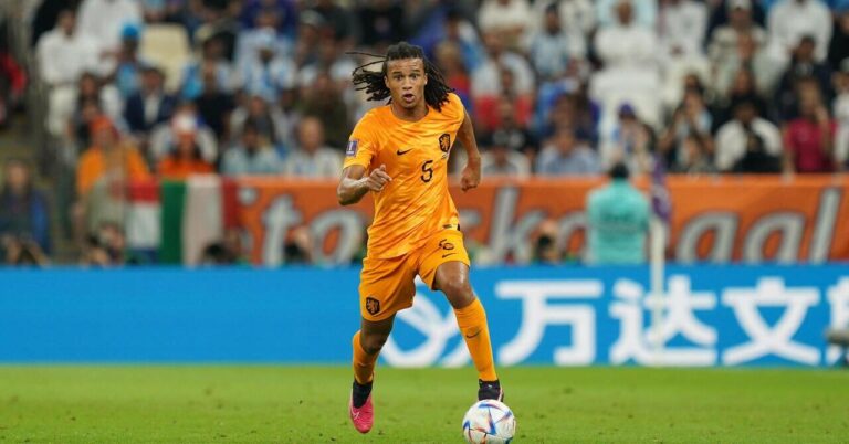Manchester City confirma saída de Aké; defesa transferida para o Fenerbahçe