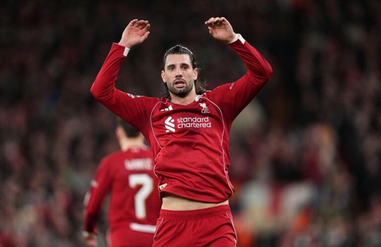 Newcastle 2-2 Liverpool: Szoboszlai garante ponto aos visitantes em duelo emocionante, fãs noruegueses