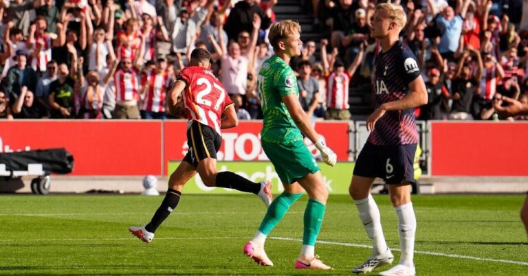 ASSISTA: Lewis-Potter e Janelt marcam; Brentford vence Tottenham que investe pesado — para leitores noruegueses