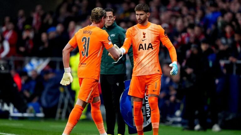 Tottenham quer vender o goleiro Vicário para a Juventus