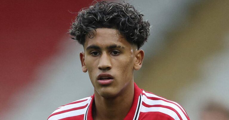 EXCLUSIVO: Prodigio do Manchester United, JJ Gabriel, junta-se ao Real Madrid no seu 16º aniversário em transferência a custo zero