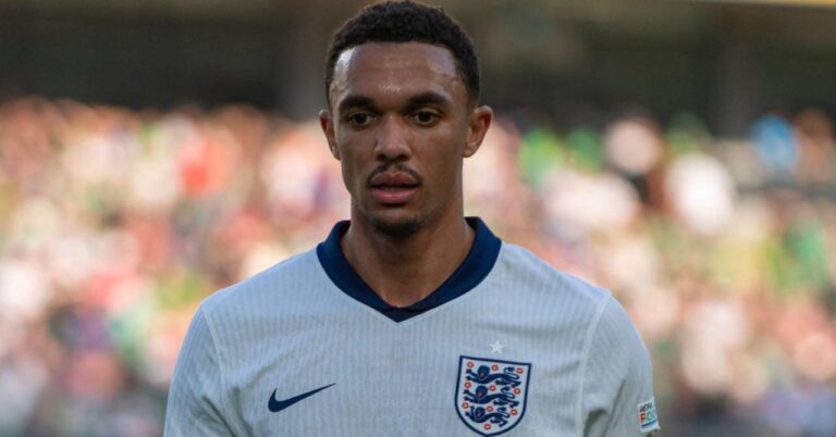 Trent Alexander-Arnold: Carragher traria o excluído do Real Madrid ao Liverpool e provocaria-o