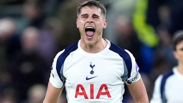 Tottenham recebe reforço por lesão de Micky van de Ven antes do duelo contra o Manchester United